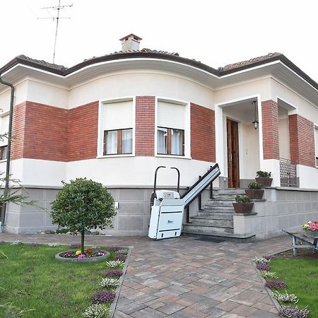L'Agrifoglio Affittacamere Gattinara Bagian luar foto